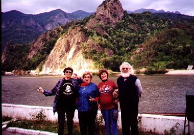Elizabeth, Flora, Sue & Robert on the Olt River